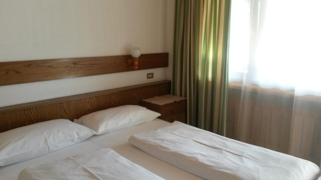 Bed and Breakfast Garni Sayonara San Vigilio Di Marebbe Habitación foto