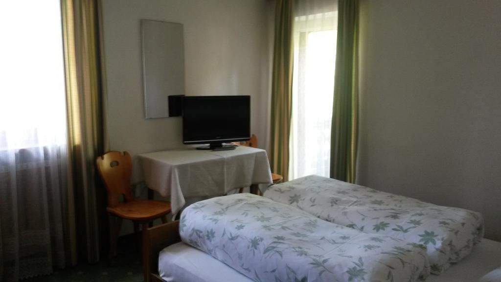 Bed and Breakfast Garni Sayonara San Vigilio Di Marebbe Habitación foto